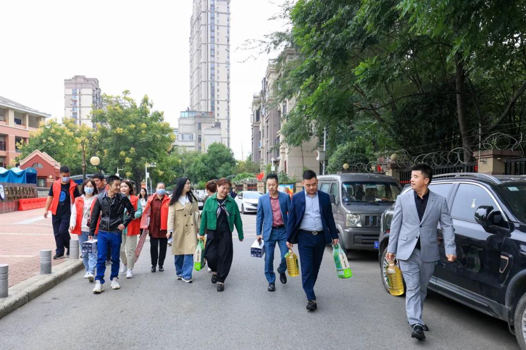 湖北省小微企业商会联动两新组织综合党委（税收服务站）走进社区开展重阳慰问活动-湖北省小微企业商会