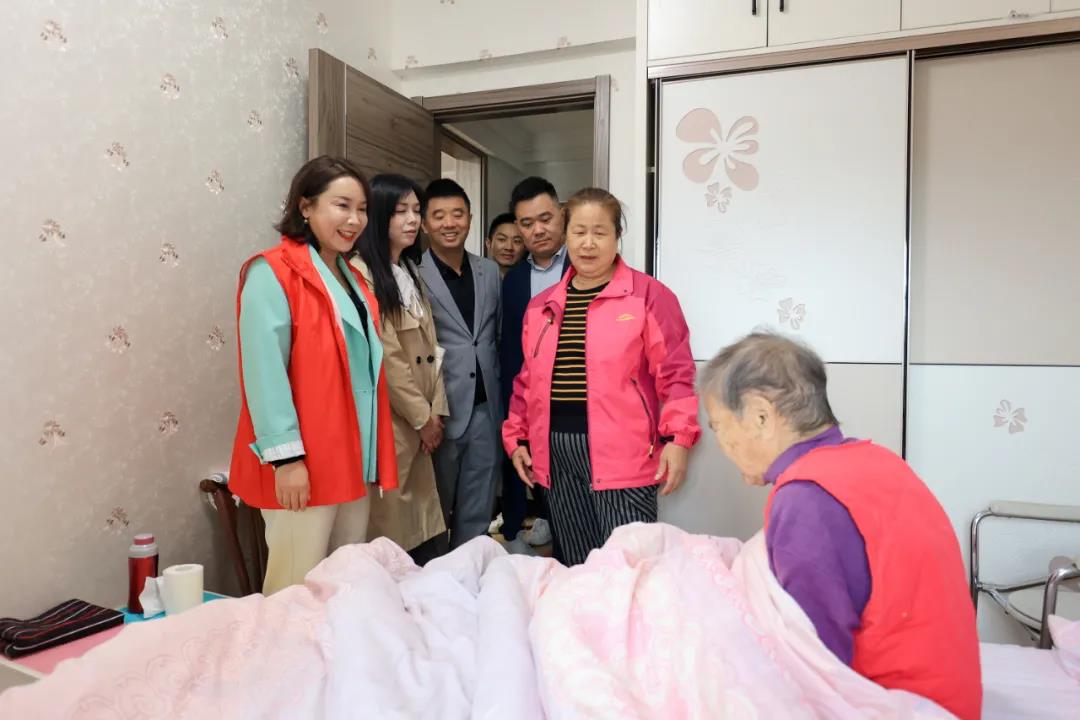 湖北省小微企业商会联动两新组织综合党委（税收服务站）走进社区开展重阳慰问活动-湖北省小微企业商会