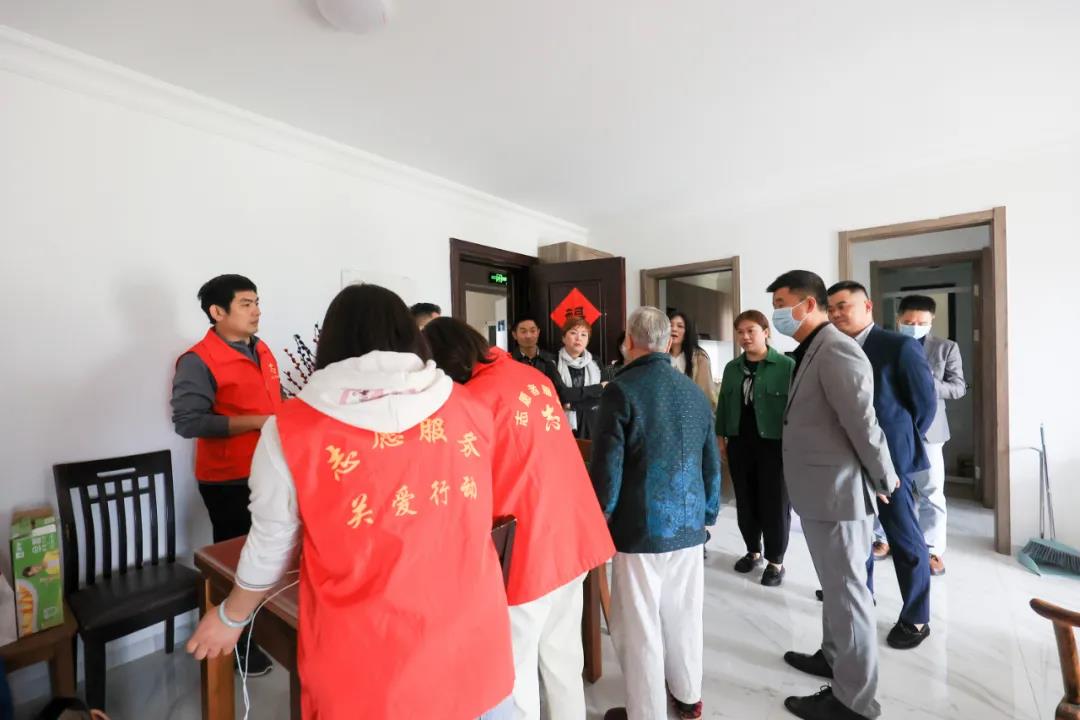 湖北省小微企业商会联动两新组织综合党委（税收服务站）走进社区开展重阳慰问活动-湖北省小微企业商会