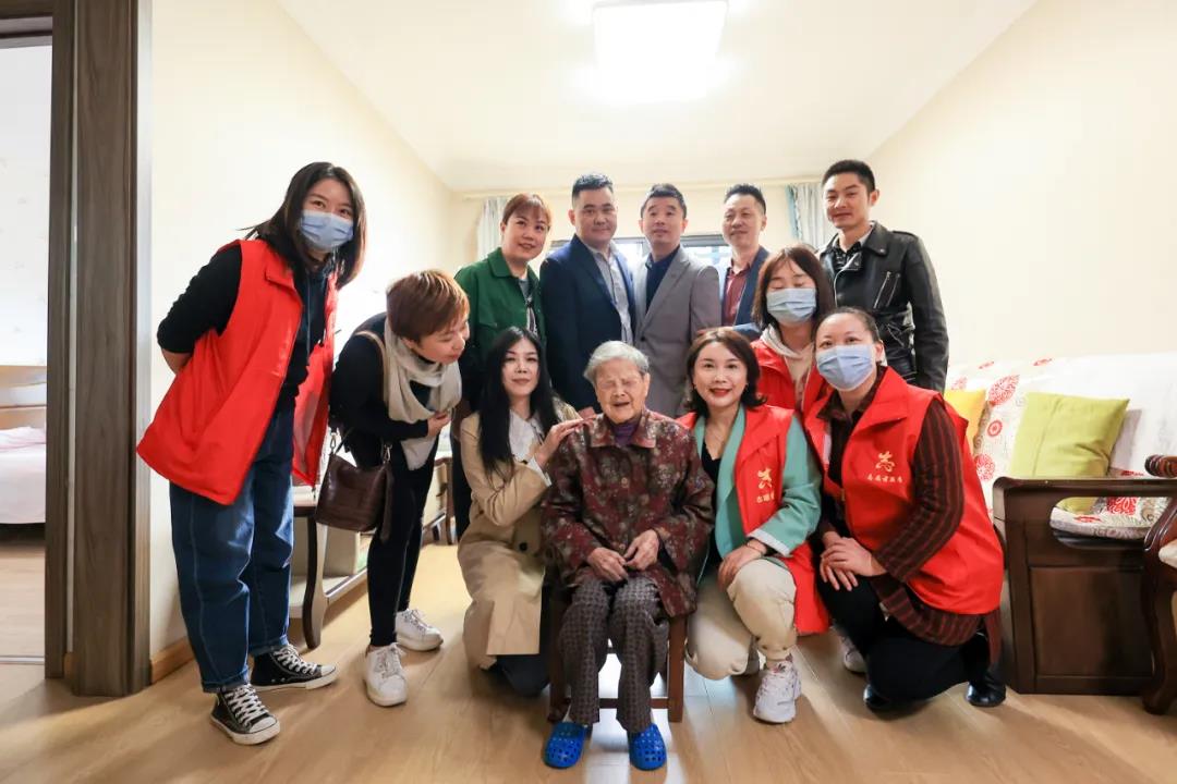 湖北省小微企业商会联动两新组织综合党委（税收服务站）走进社区开展重阳慰问活动-湖北省小微企业商会