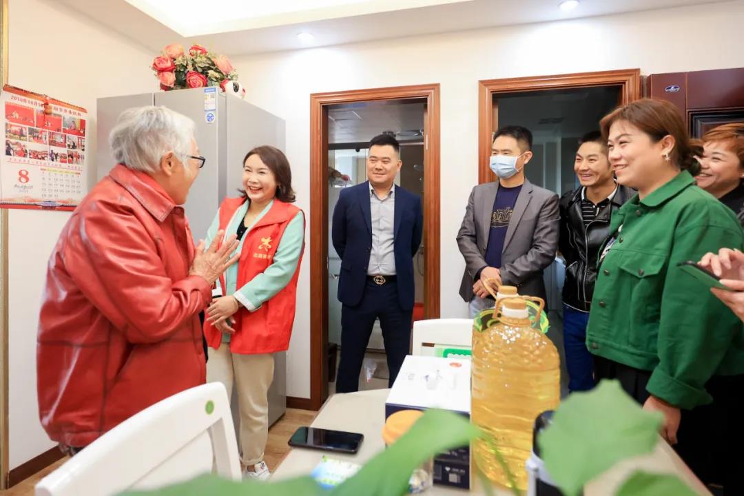 湖北省小微企业商会联动两新组织综合党委（税收服务站）走进社区开展重阳慰问活动-湖北省小微企业商会